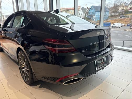 2025 Genesis G70 2.5T