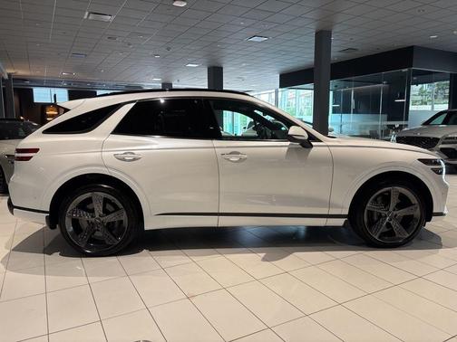 Uyuni White 2023 Genesis GV70 3.5T Sport