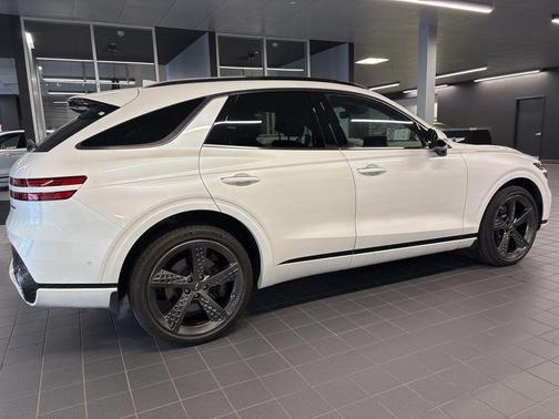 Uyuni White 2023 Genesis GV70 3.5T Sport