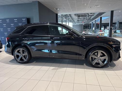 2025 Genesis GV70 2.5T