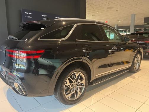 2023 Genesis GV70 2.5T