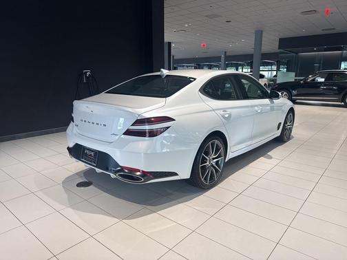 2025 Genesis G70 2.5T