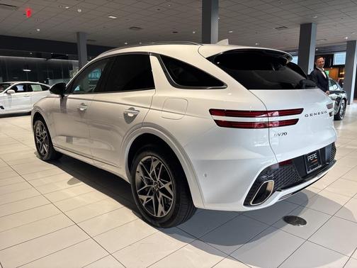 2023 Genesis GV70 2.5T