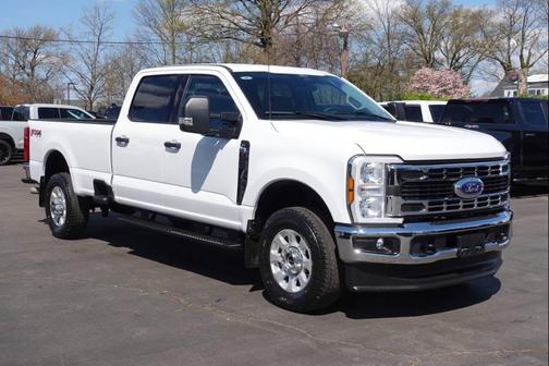 White 2024 Ford F-250 XLT