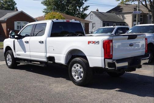 2023 Ford F-350 XLT