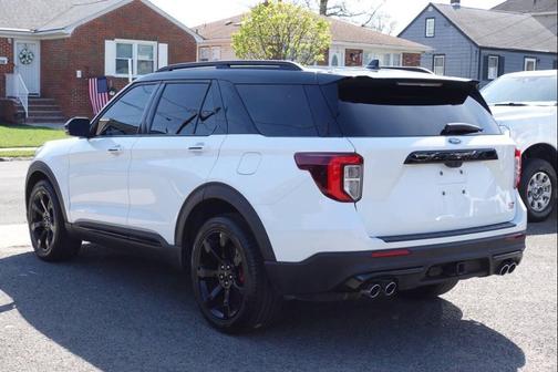 White 2023 Ford Explorer ST AWD 4dr SUV