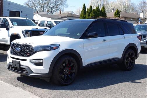 White 2023 Ford Explorer ST AWD 4dr SUV