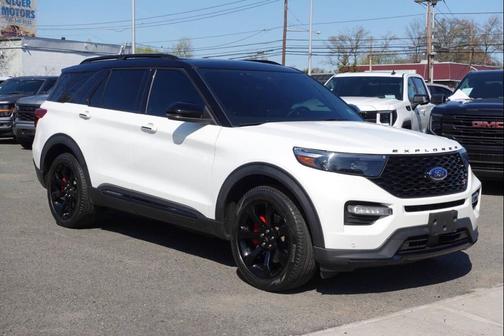 White 2023 Ford Explorer ST AWD 4dr SUV