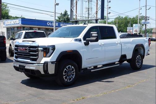 White 2024 GMC Sierra 3500 SLE