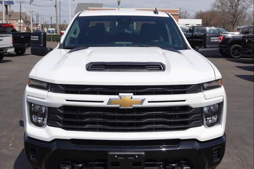 White 2025 Chevrolet Silverado 2500 Custom
