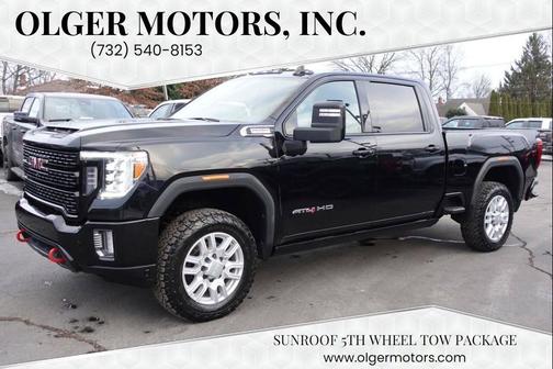 Black 2022 GMC Sierra 2500 AT4