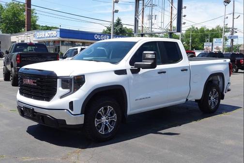 White 2023 GMC Sierra 1500 Pro