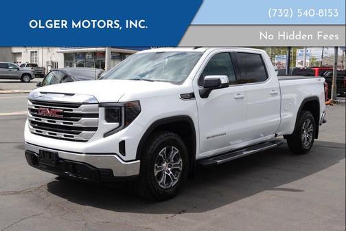 White 2023 GMC Sierra 1500 SLE