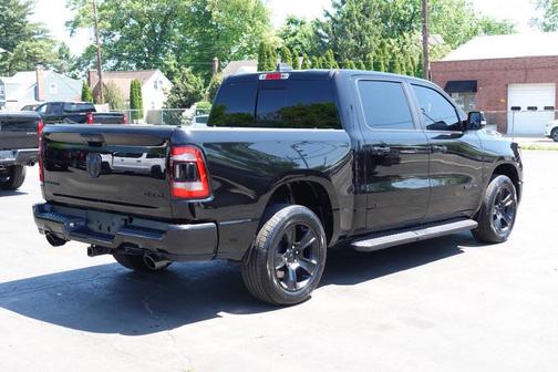 Diamond Black Crystal Pearlcoat 2022 RAM 1500 Sport