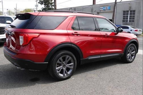 Red 2022 Ford Explorer XLT AWD 4dr SUV