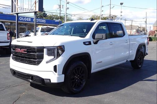 2025 GMC Sierra 1500 Elevation