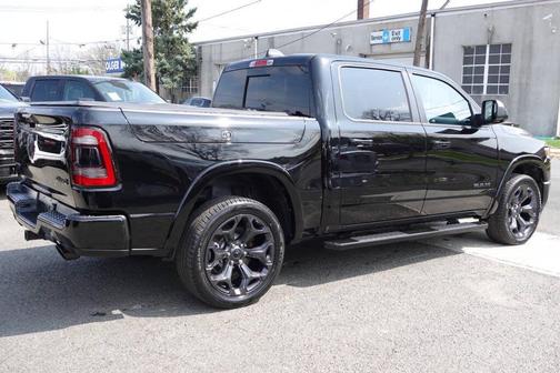 Diamond Black Crystal Pearl 2023 RAM 1500 Limited