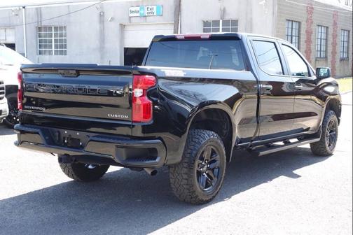 2022 Chevrolet Silverado 1500 Custom Trail Boss