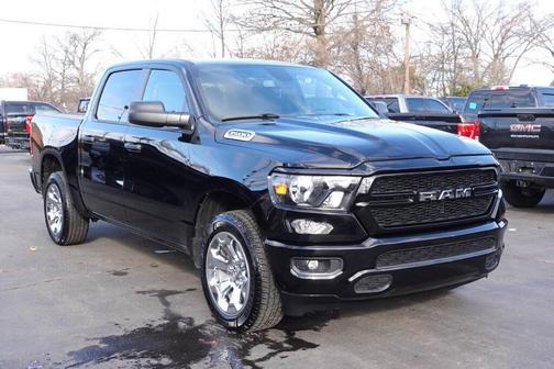 Diamond Black Crystal Pearl 2024 RAM 1500 Tradesman