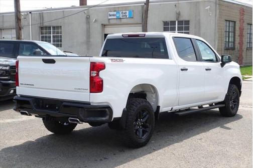 2022 Chevrolet Silverado 1500 Custom Trail Boss