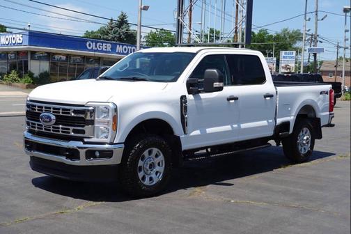 White 2024 Ford F-250 XLT