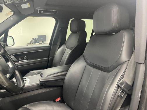 Santorini Black 2023 Land Rover Range Rover P530 SE
