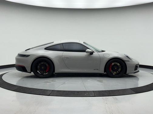 2024 Porsche 911 Carrera 4 GTS