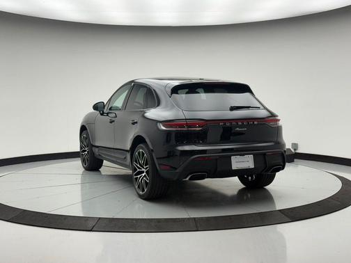 Jet Black Metallic 2026 Porsche Macan Macan