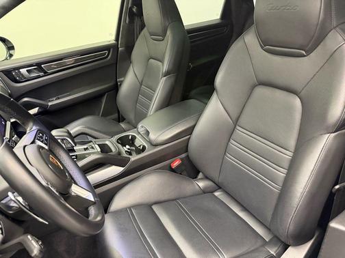 2023 Porsche Cayenne Turbo
