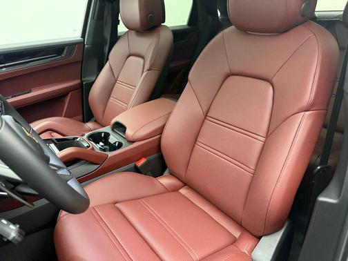 2026 Porsche Cayenne GTS