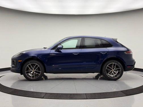 Gentian Blue Metallic 2026 Porsche Macan Macan