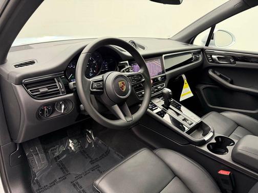 2024 Porsche Macan 