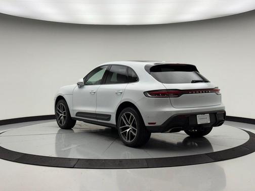2024 Porsche Macan 