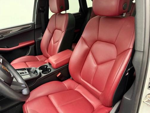 2023 Porsche Macan S