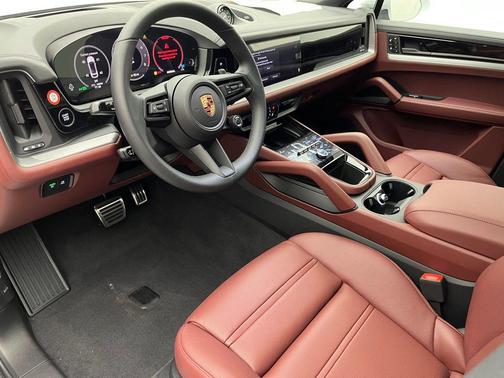 2025 Porsche Cayenne S