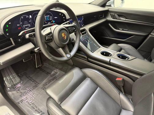 2020 Porsche Taycan Turbo