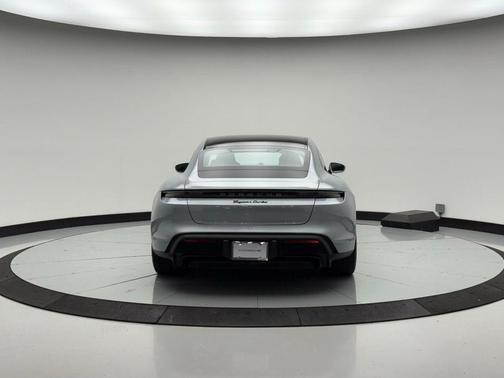 2020 Porsche Taycan Turbo