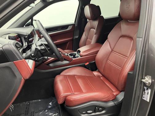 2024 Porsche Cayenne 