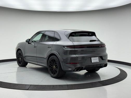 2024 Porsche Cayenne S