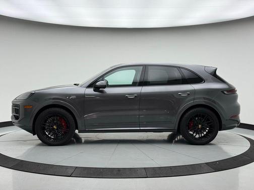 2024 Porsche Cayenne S