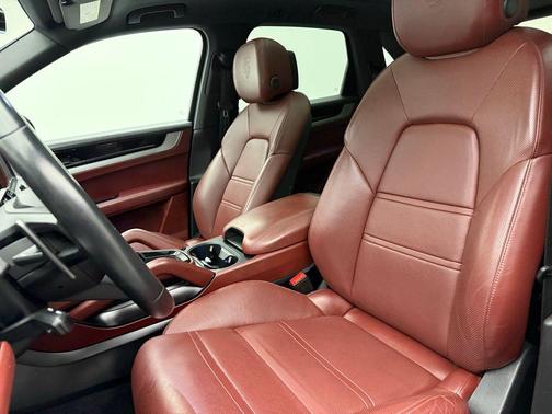 2024 Porsche Cayenne S