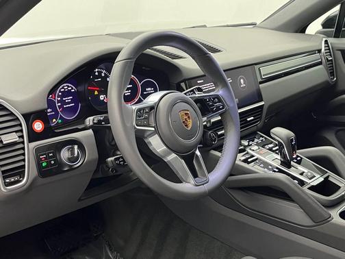 2022 Porsche Cayenne 
