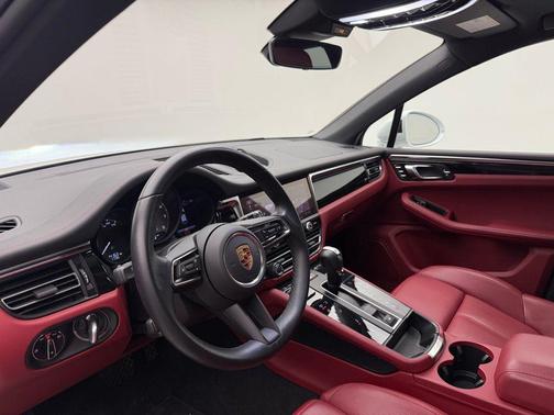 2024 Porsche Macan S