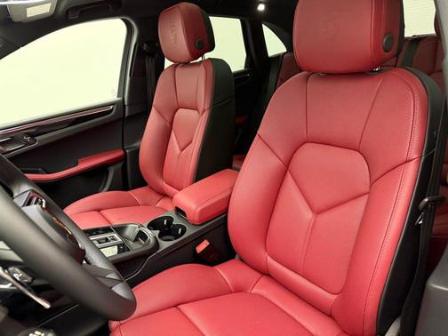 2026 Porsche Macan Macan S