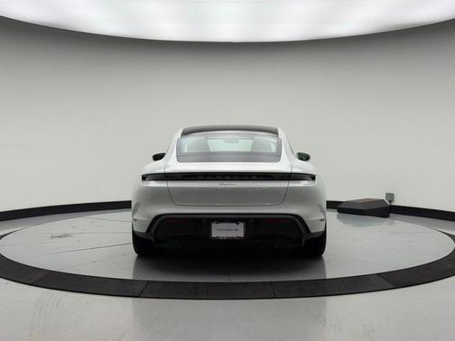 2023 Porsche Taycan 