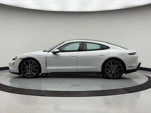2023 Porsche Taycan 
