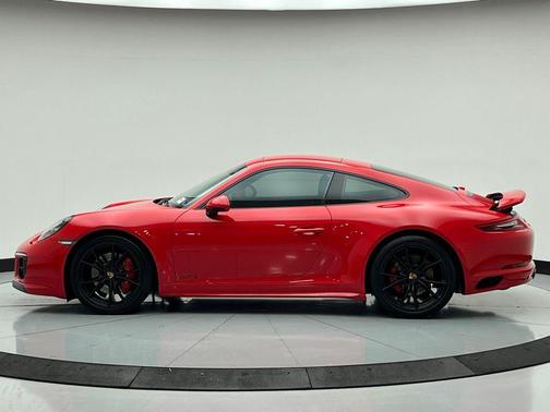 2018 Porsche 911 Carrera 4 GTS