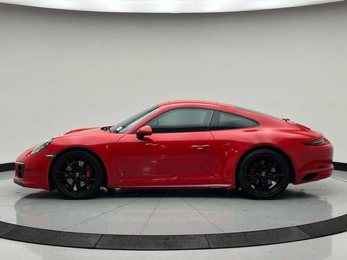 Guards Red 2018 Porsche 911 Carrera 4 GTS