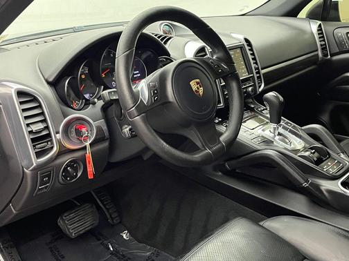 Meteor Gray Metallic 2013 Porsche Cayenne Cayenne