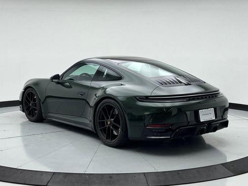 2026 Porsche 911 Carrera 4 GTS